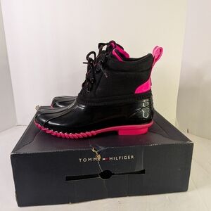 Tommy Hilfiger Haryett duck boots in black and hot pink Size 8M